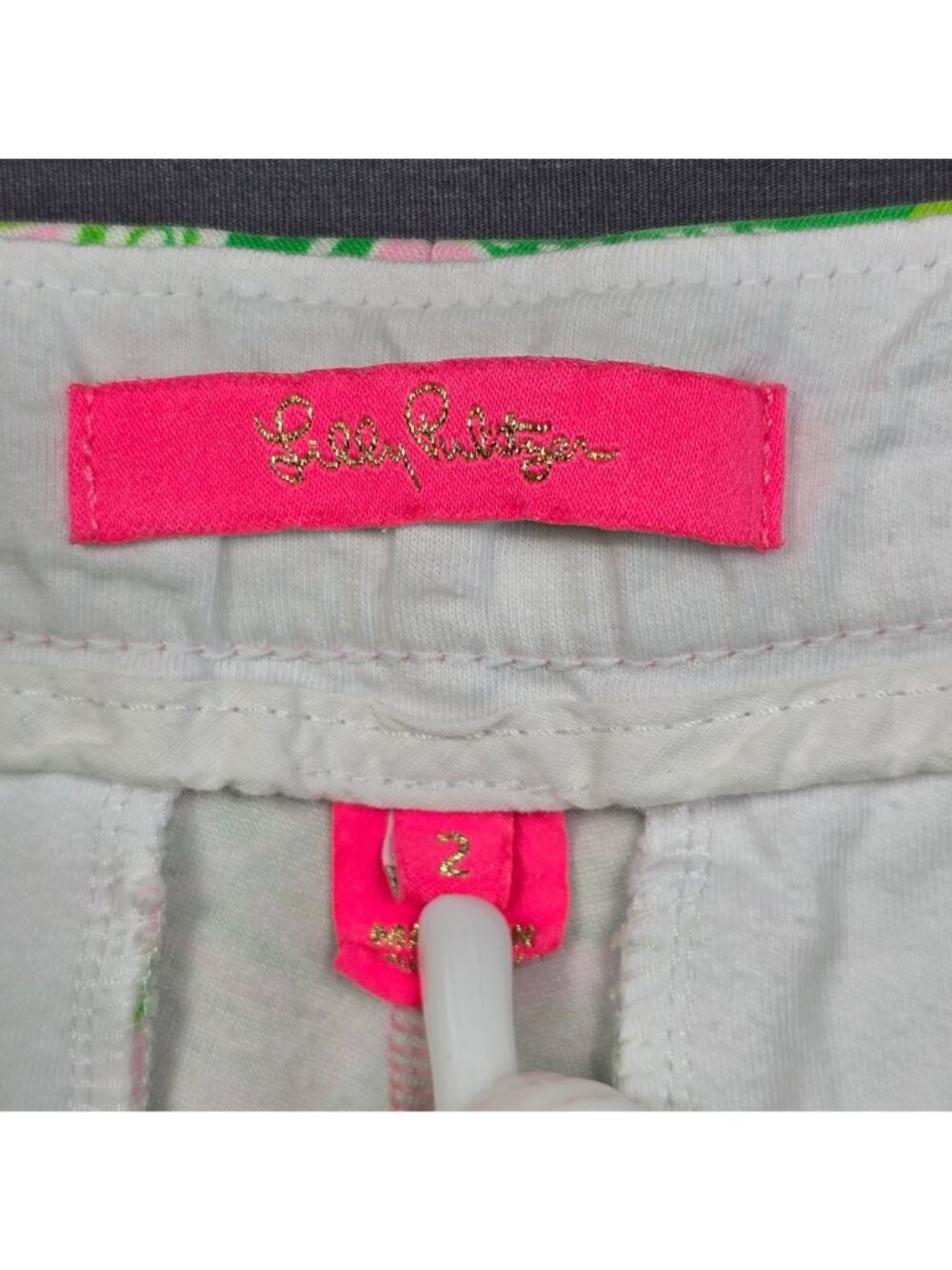 Lilly Pulitzer Size 2 Darci Knit Scallop Hem Shorts Madevilla Pineapple Pink - Picture 2 of 4